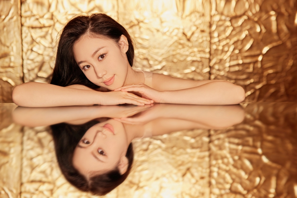 曾贝贝  本名曾紫歆