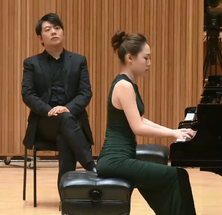 Video: Pianist and protege in perfect harmony